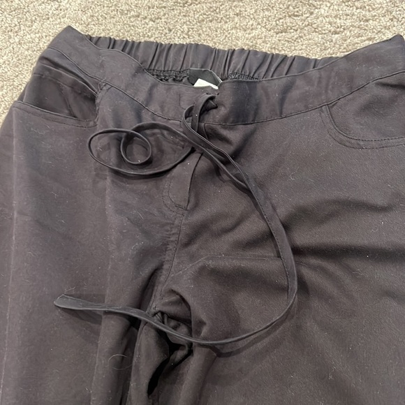 Grey’s Anatomy Black Scrub Pants, Medium Petite - Picture 2 of 5